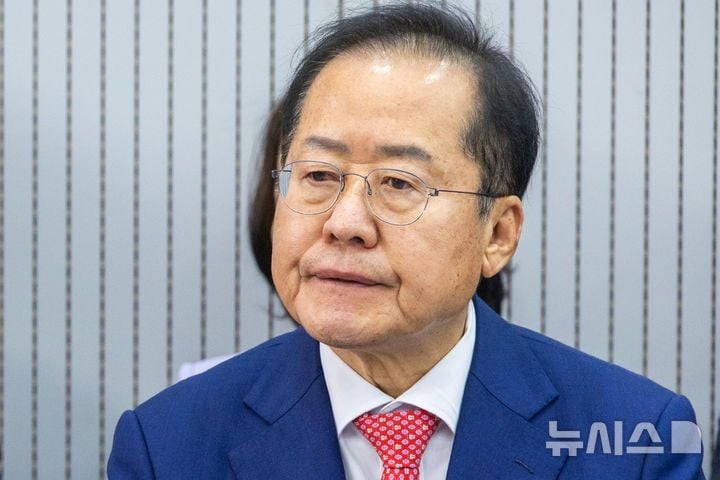 제21대 대통령후보자 국민의힘 3차 경선 진출자 발표 당시 결과를 기다리는 홍준표 후보 / 뉴시스
