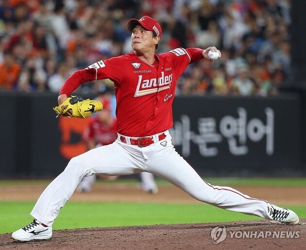 “472일 만에 150㎞ 강속구”…김광현, 류현진과 라이벌전 6이닝 2실점 쾌투 / 연합뉴스
