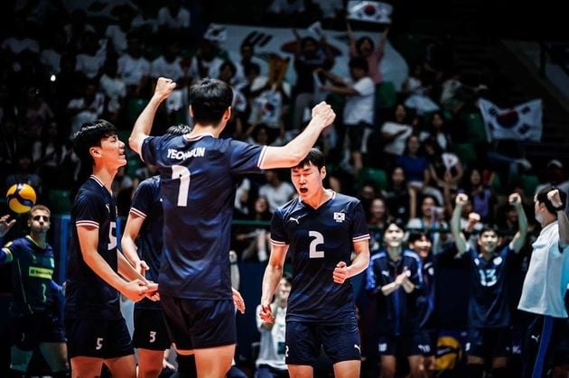 “이준호 22점 맹폭”…U-19 남자배구, 브라질 완파 16강 확정 / 연합뉴스