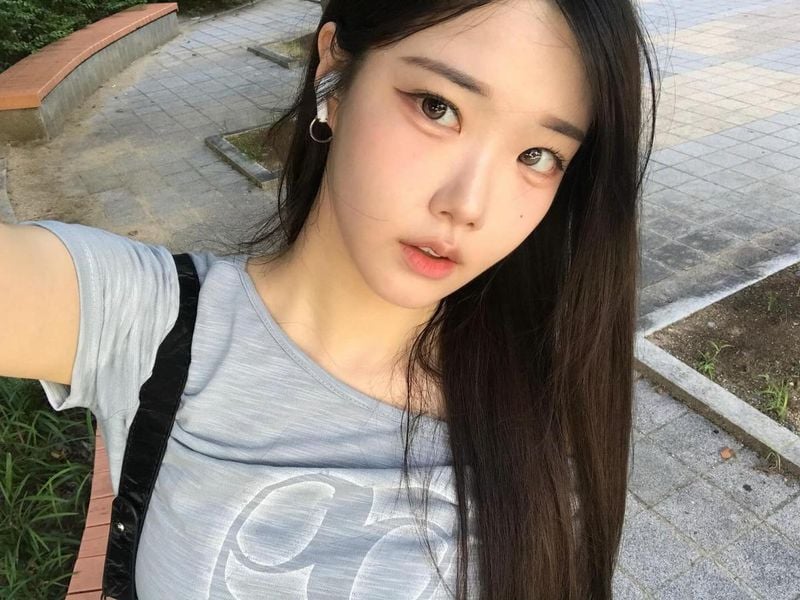 “야 이건 좀…”…클라씨 채원, 눈부신 한낮→도심의 청량 셀카 / 걸그룹 클라씨 채원 인스타그램