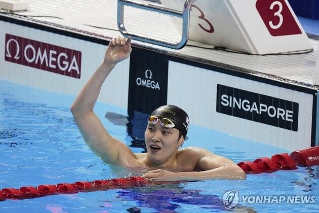 “3분42초60 역영”…김우민, 세계선수권 자유형 400m 2회 연속 메달 / 연합뉴스