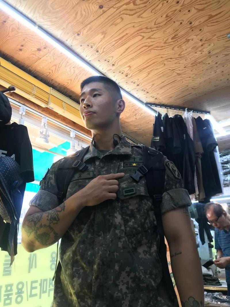 “국방 사자, 굳건한 시선”…오반, 짧은 머리→군복 자태로 근황 전해 / 가수 오반 인스타그램
