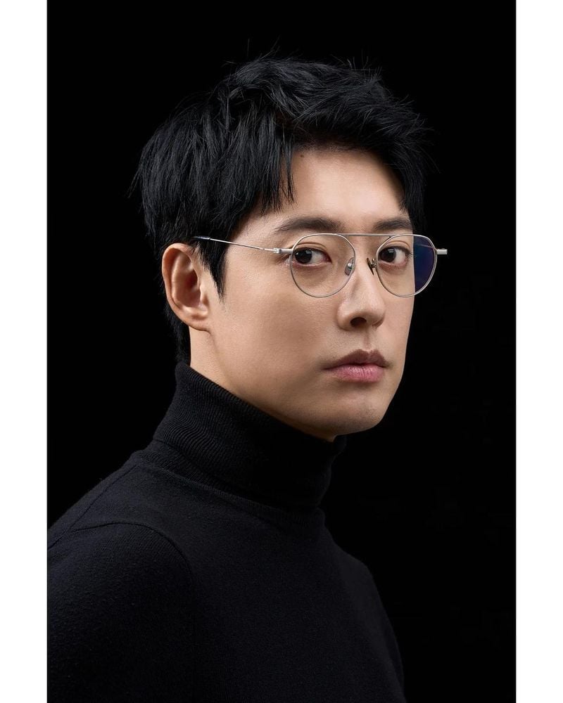 “2025를 준비하며”…정헌, 고요한 시선→심연의 자기 확장 / 배우 정헌 인스타그램