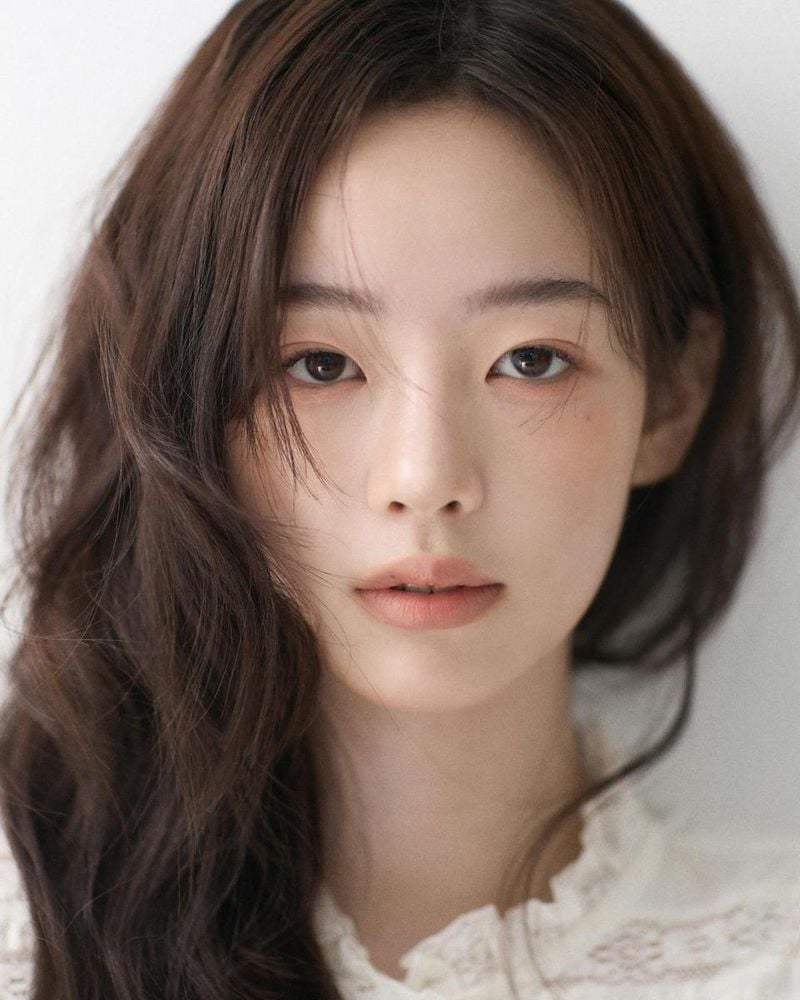 “고요 속 강렬한 시선”…설지원, 섬세한 여름 밤→청초美 대폭발 / 배우 설지원 인스타그램