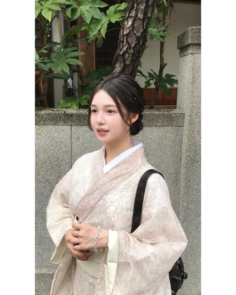 “안녕, 또 만나자”…김이온, 한여름 청초→전통美 가득한 순간 / 배우 김이온 인스타그램