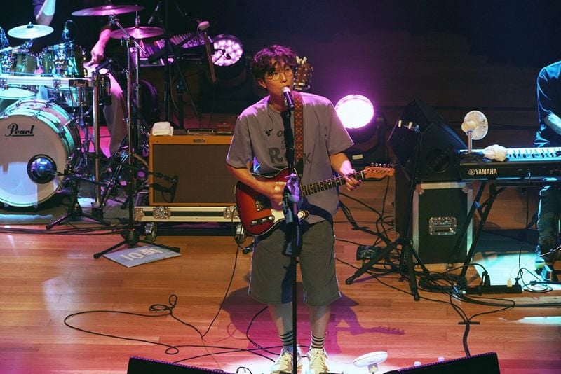 “페퍼톤스, 밴드씬을 물들이다”…‘2025 PEPPERTONES CLUB TOUR’에서 청춘의 에너지→여름 페스티벌 기대