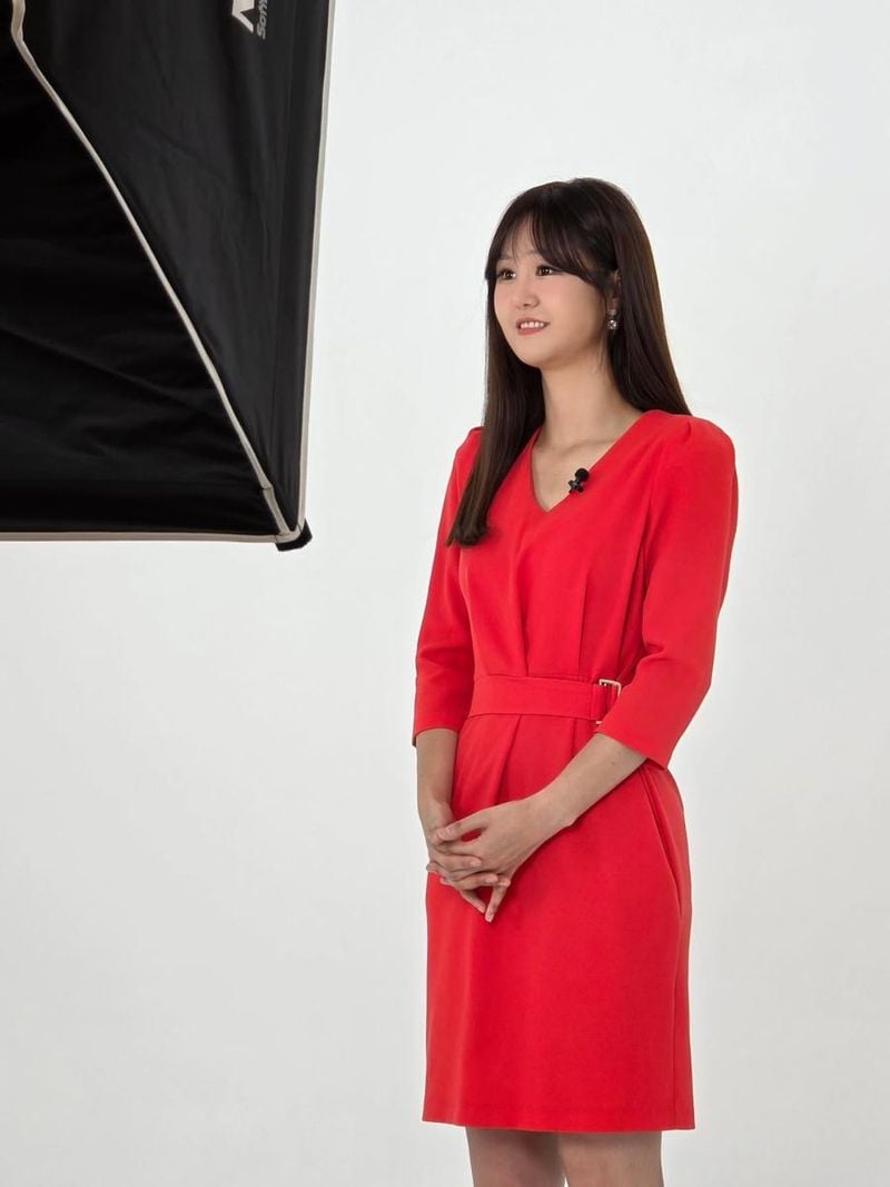 “모든 농업인 여러분 응원합니다”…윤수현, 진심 어린 감사→붉은 드레스 눈길