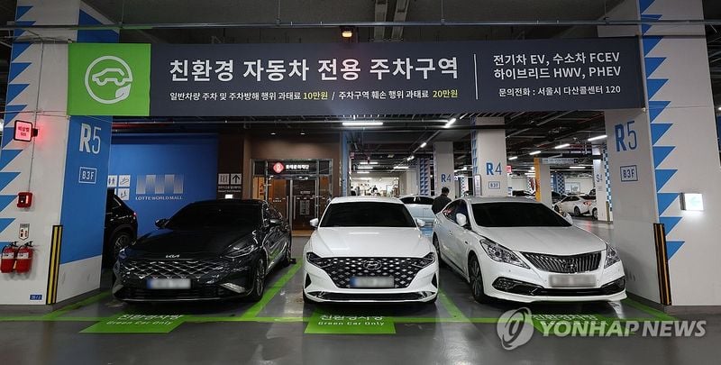 친환경차 대세 부상…상반기 등록 300만대 돌파, 전기차 성장세→시장 구조 변화