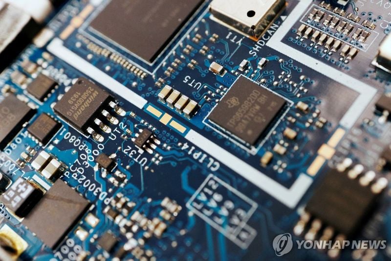美, 반도체 품목관세 2주 내 발표 예고…한국 대미 수출 106억 달러 '비상'