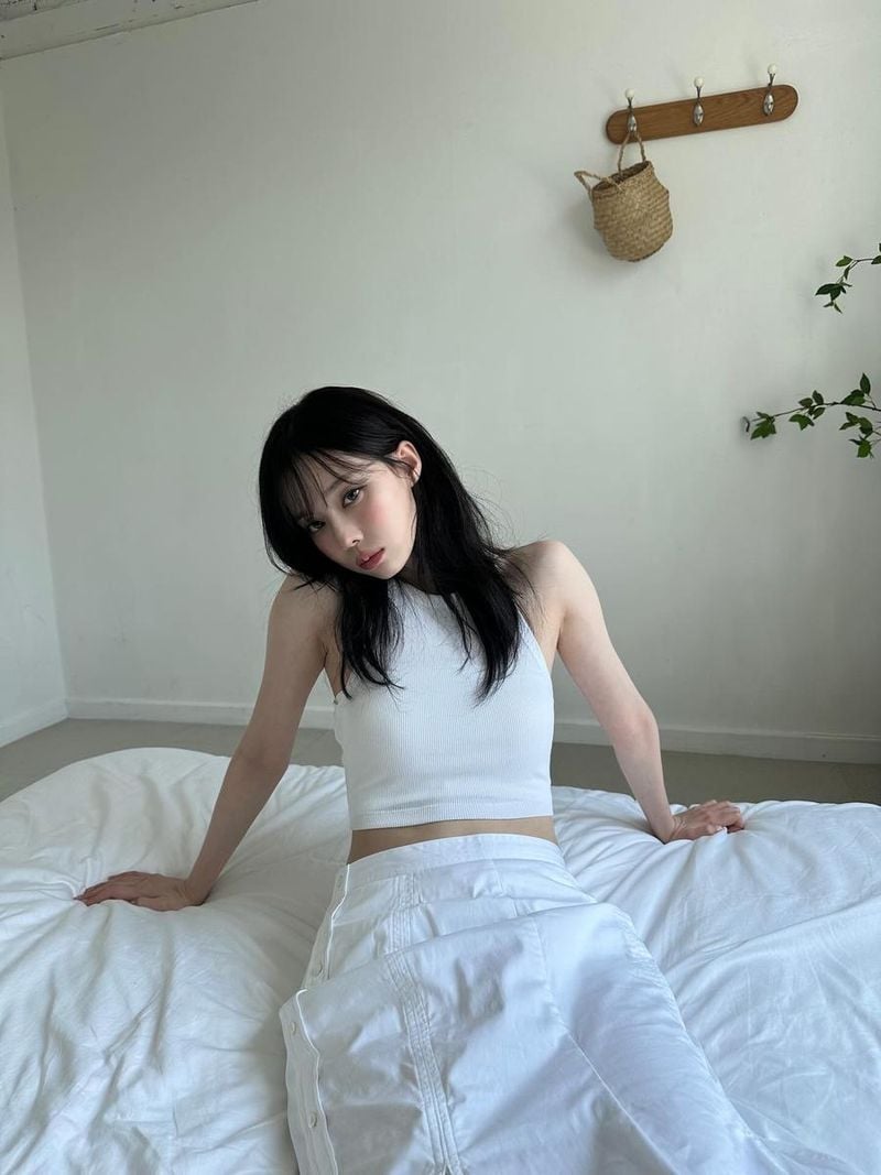 “차분한 오후의 여운”…윈터, 무심한 시선→도시의 여름 한복판 / 에스파 윈터 인스타그램