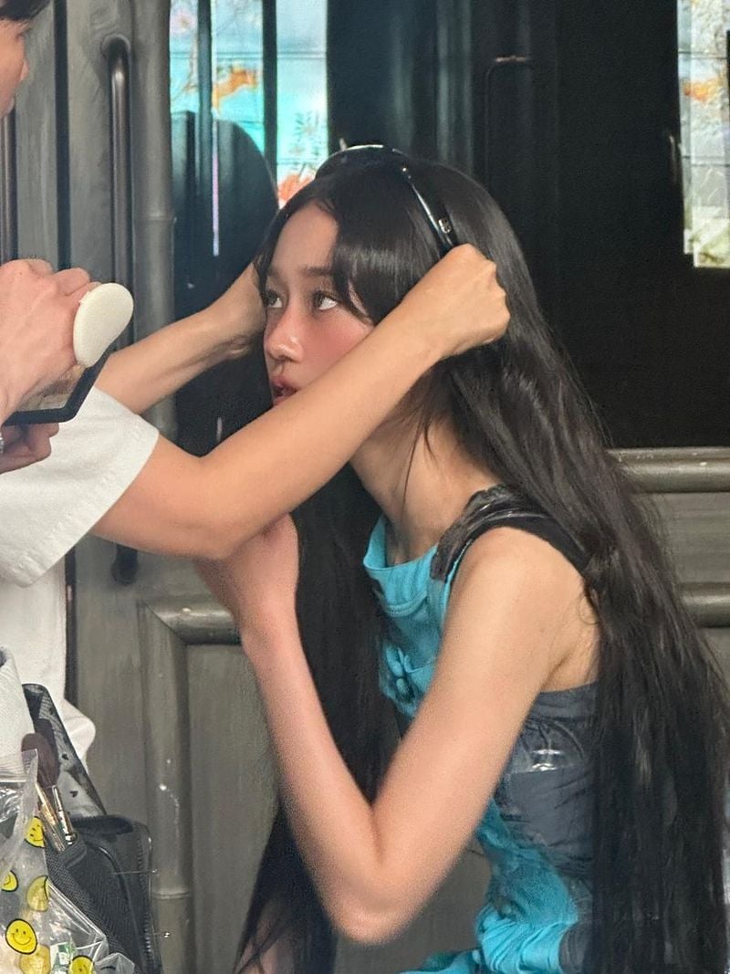 “요리조리 움직이는 순간”…노윤서, 장난스런 시선→여름의 자유로움 / 배우 노윤서 인스타그램