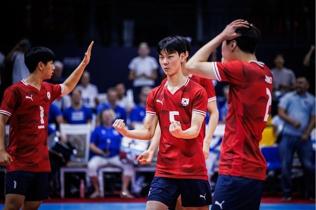 “풀세트 듀스 접전”…이준호 23점 활약에도 한국 U-19 남자배구 첫 패배 / 연합뉴스