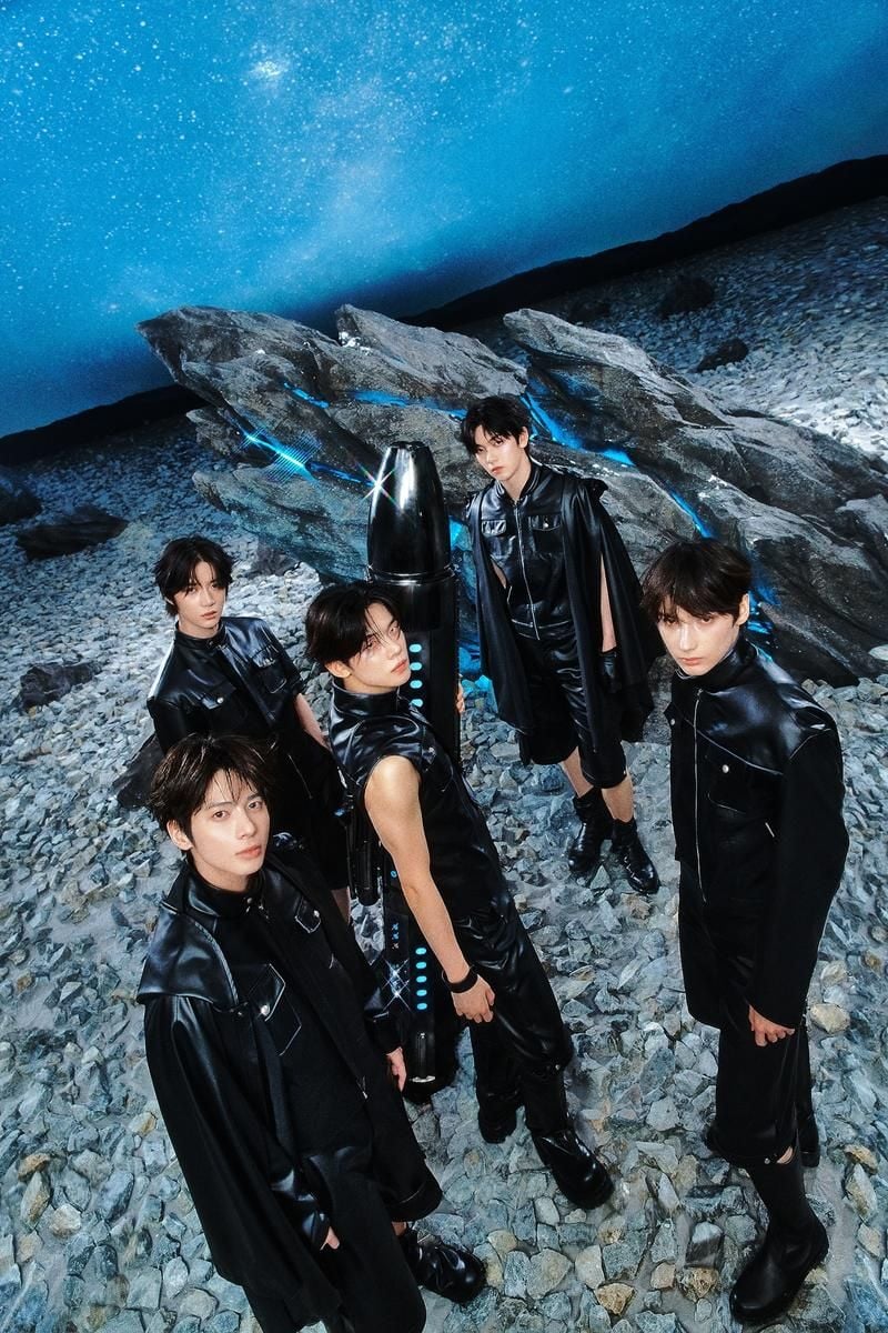 “오리콘 12연속 1위 신화”…투모로우바이투게더, ‘별의 장: TOGETHER’로 커리어 하이→日음반 기록 흔들다