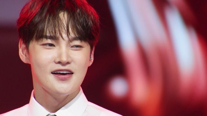 “치명적인 테토남 변신”…박서진, ‘한일톱텐쇼’서 옴므파탈 매력→현장 열광 / 크레아 스튜디오