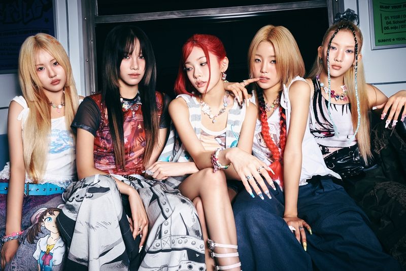 “Y2K 감성 위트 있게 풀었다”…영파씨, ‘Growing Pain pt.1 : FREE’ 콘셉트 포토→거친 힙크러쉬 존재감 / 알비더블유, DSP미디어, 비츠엔터테인먼트