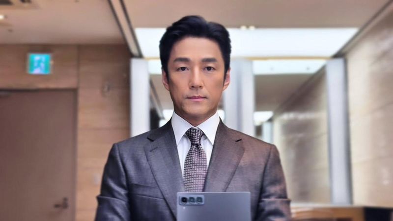 “차분한 시선 속 약속”…지진희, 정중함 머금은 아침→여름의 깊이 / 배우 지진희 인스타그램
