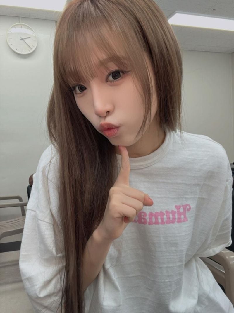 “곧 기자쇼케이스 어떤 포즈로 할까”…신동, 장난기 어린 표정→설렘 폭발 / 가수 신동 인스타그램