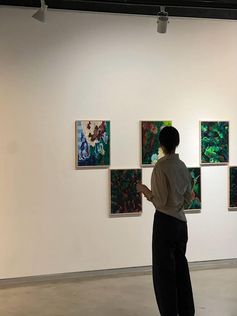 “여름의 색을 들여다봤다”…최예빈, 고요한 미술관→사색의 순간 포착 / 배우 최예빈 인스타그램