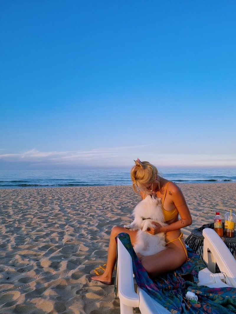 “Beach life with my baby”…안효진, 노을빛 속 여름→강아지와 물든 해변 순간 / 걸그룹 EXID 엘리 안효진 인스타그램