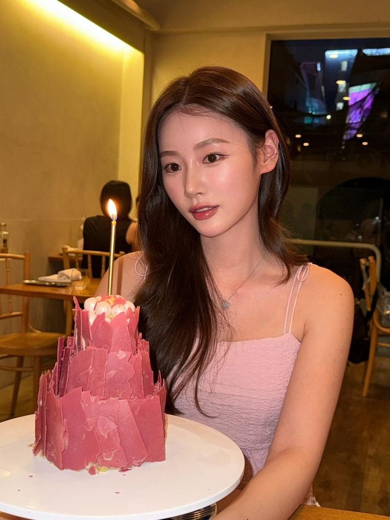 “HBD TO ME”…이유정, 조용한 기념→여름밤 생일 감성 폭발 / 환승연애3 출연자 모델 이유정 인스타그램