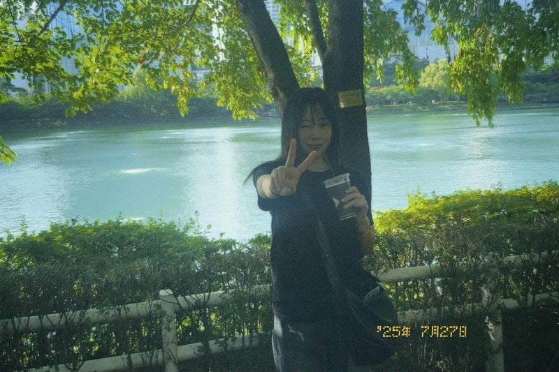 “푸른 날의 여운”…가현, 한여름 호숫가→청량 무드로 물든 순간 / 걸그룹 드림캐쳐 가현 인스타그램