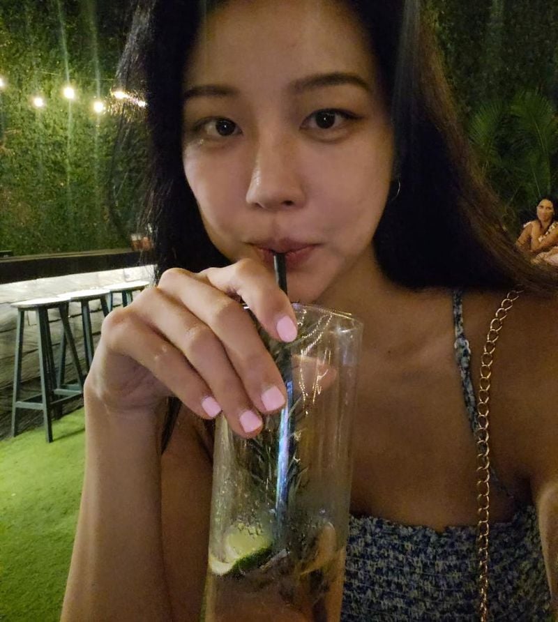 “조용한 여름 밤, 나만의 시간”…미경, 싱그러운 시선→잔잔한 휴식 속으로 / 나는 솔로 25기 미경 인스타그램