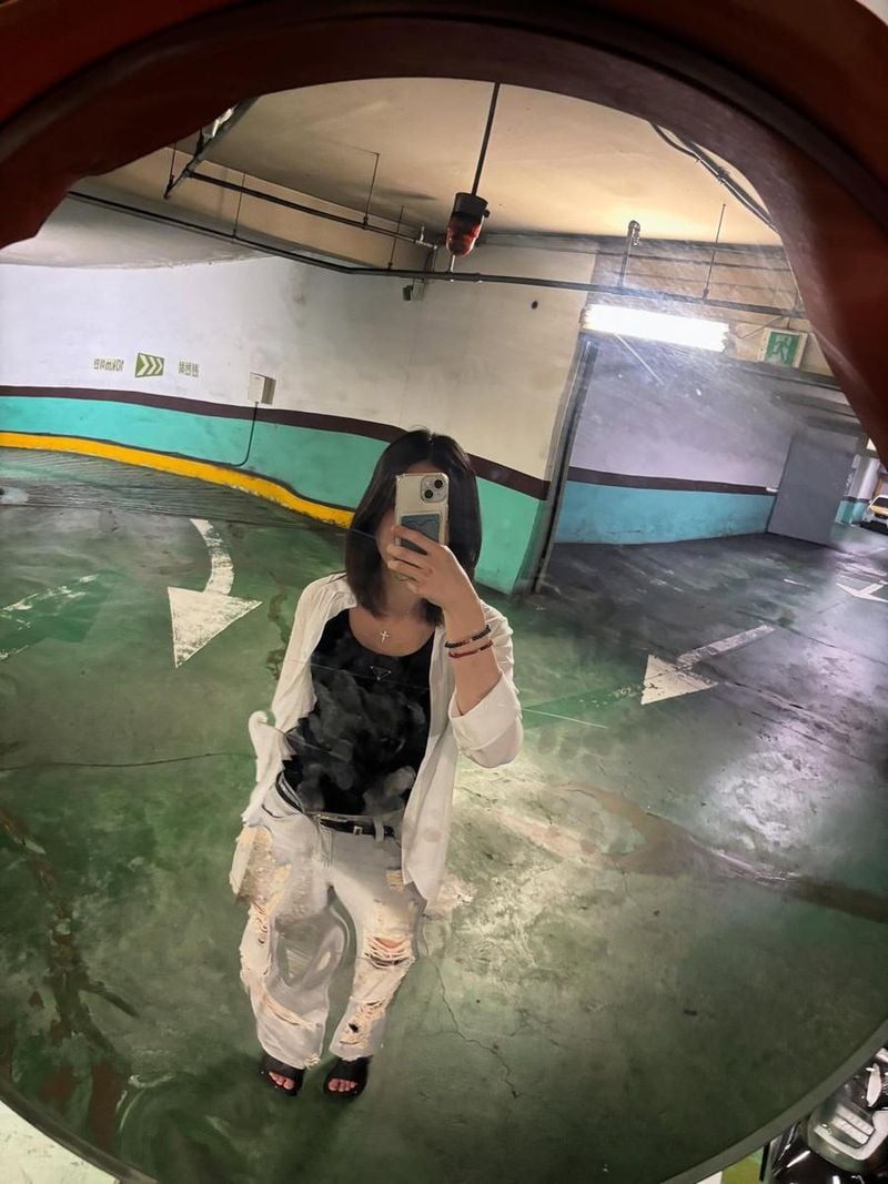 “거울에 비친 여름 밤”…설예린, 거침없는 시선→도심 에너지 폭발 / 배우, 가수 설예린 인스타그램