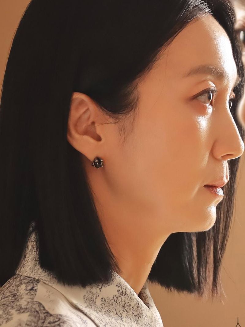 “율희”…김주령, 여름 저녁빛 아래→묵직한 존재감 / 배우 김주령 인스타그램