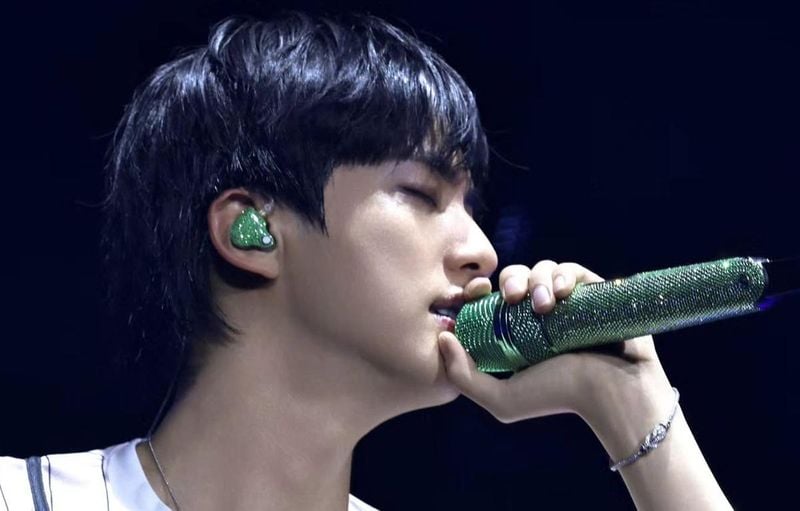 “방탄소년단 진이 물들였다”…댈러스, ‘#RUNSEOKJIN_EP.TOUR’ 매진 열기→도시 전체가 보랏빛으로