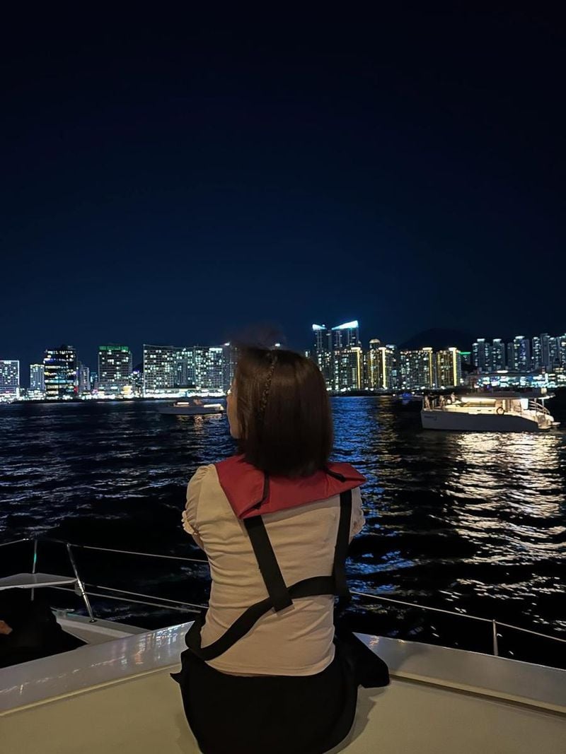 “도시의 불빛에 기대어”…미아, 여름밤 정적→감성 몰입 / 걸그룹 에버글로우 미아 인스타그램