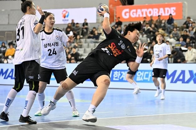 “규칙 대폭 손질”…IHF 핸드볼, 7월부터 새 룰 전면 적용 / 연합뉴스