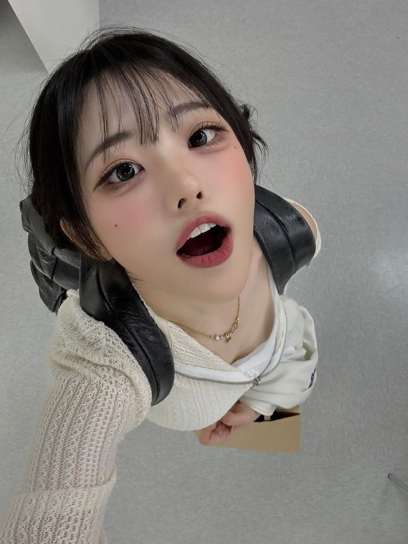 “자투리 순간도 소중하니까”…히나, 맑은 표정→여름 오후 투명한 셀카 / 걸그룹 QWER 히나 인스타그램
