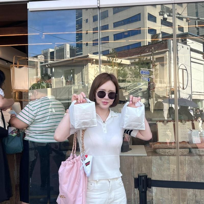 “나도 다녀옴”…금잔디, 여름 도심의 설렘→맛집 인증으로 시선 집중 / 가수 금잔디 인스타그램
