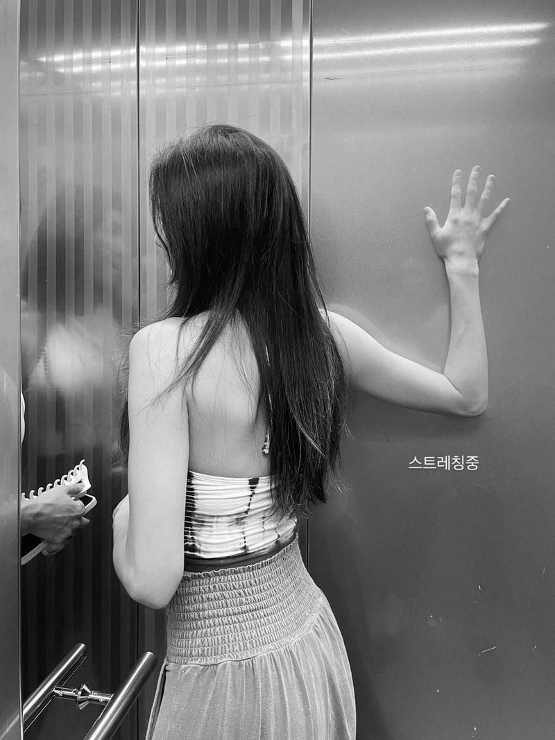 “맛있게 먹을라거 운동하는 너낌”…박한별, 고요한 순간→스트레칭의 여운 / 배우 박한별 인스타그램