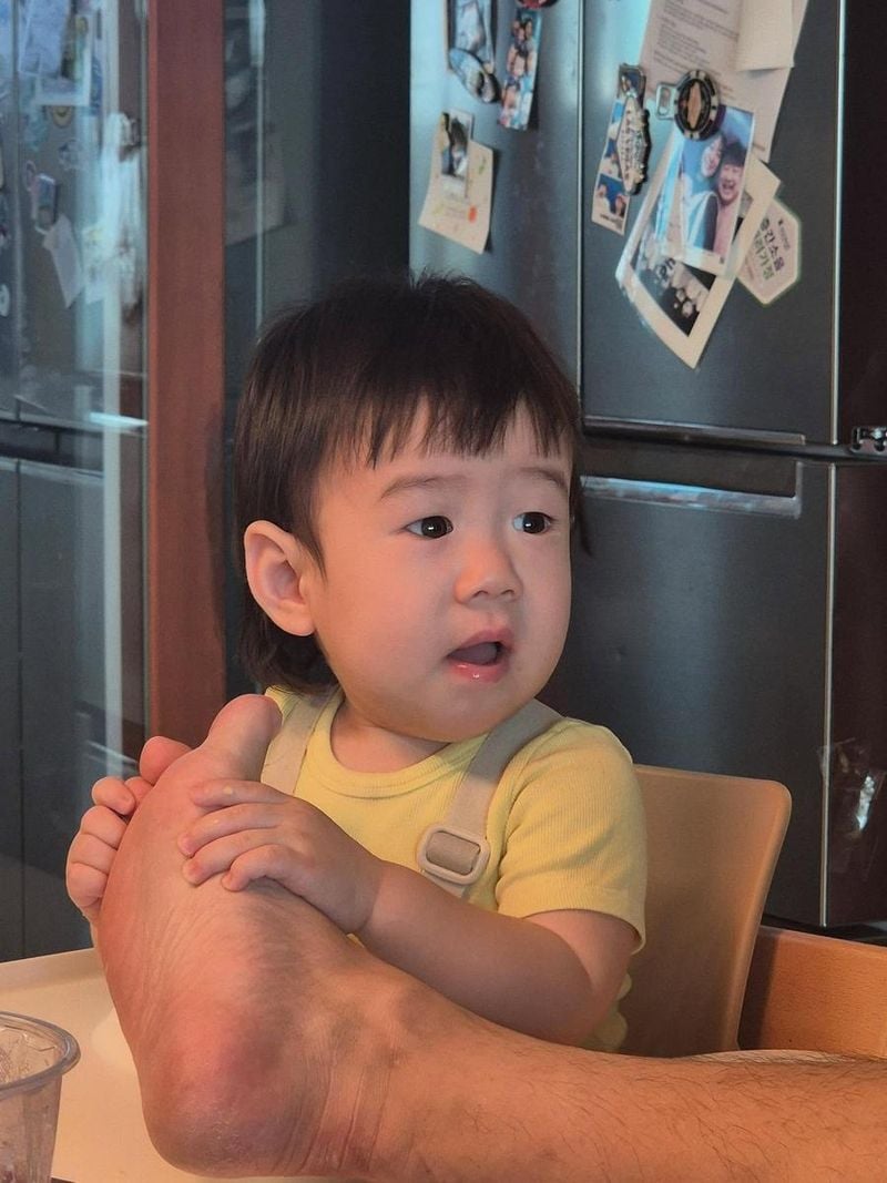 “아빠 발을 향한 그리움”…이은형, 유쾌한 육아 일상→웃음 터진 저녁 / 코미디언 이은형 인스타그램