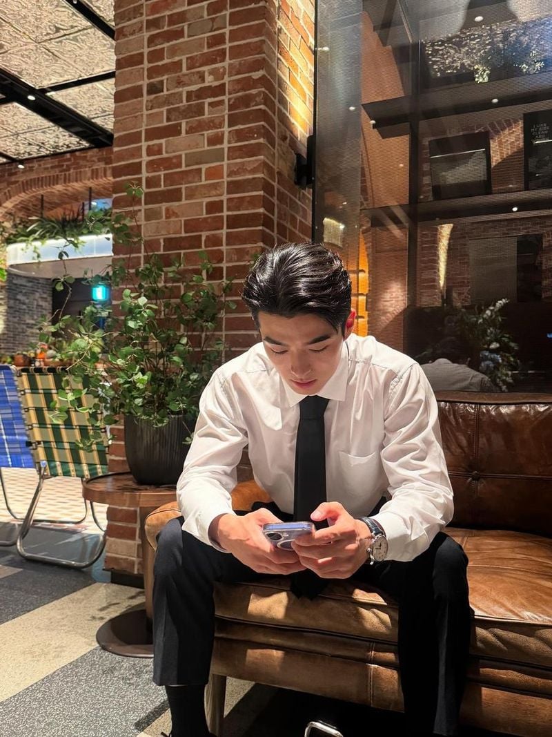 “손상연, 늦은 밤 속삭임”…정적에 잠긴 셀카→고요 속 무드 폭발 / 배우 손상연 인스타그램