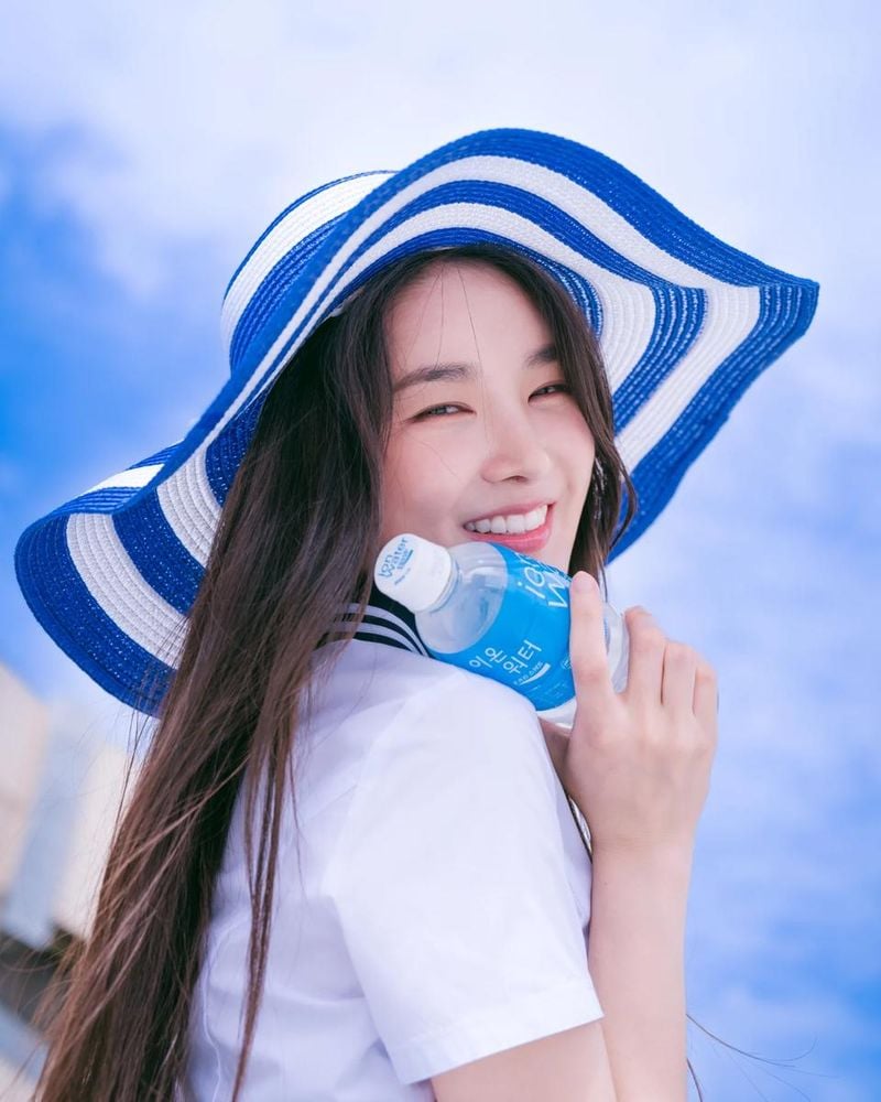 “그 여름을 조금 더 오래 머물고”…김단아, 맑은 미소 속 청량→소녀 감성 물든 한 컷 / 배우 김단아(2001) 인스타그램