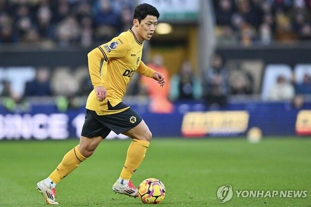 “황희찬 만회골 도움”…울버햄프턴, 랑스와 프리시즌 1-3 패배 / 연합뉴스