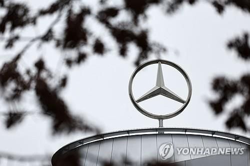 ‘벤츠’, 미국 전기차 가격 16% 인하…세액공제 종료 앞두고 조정