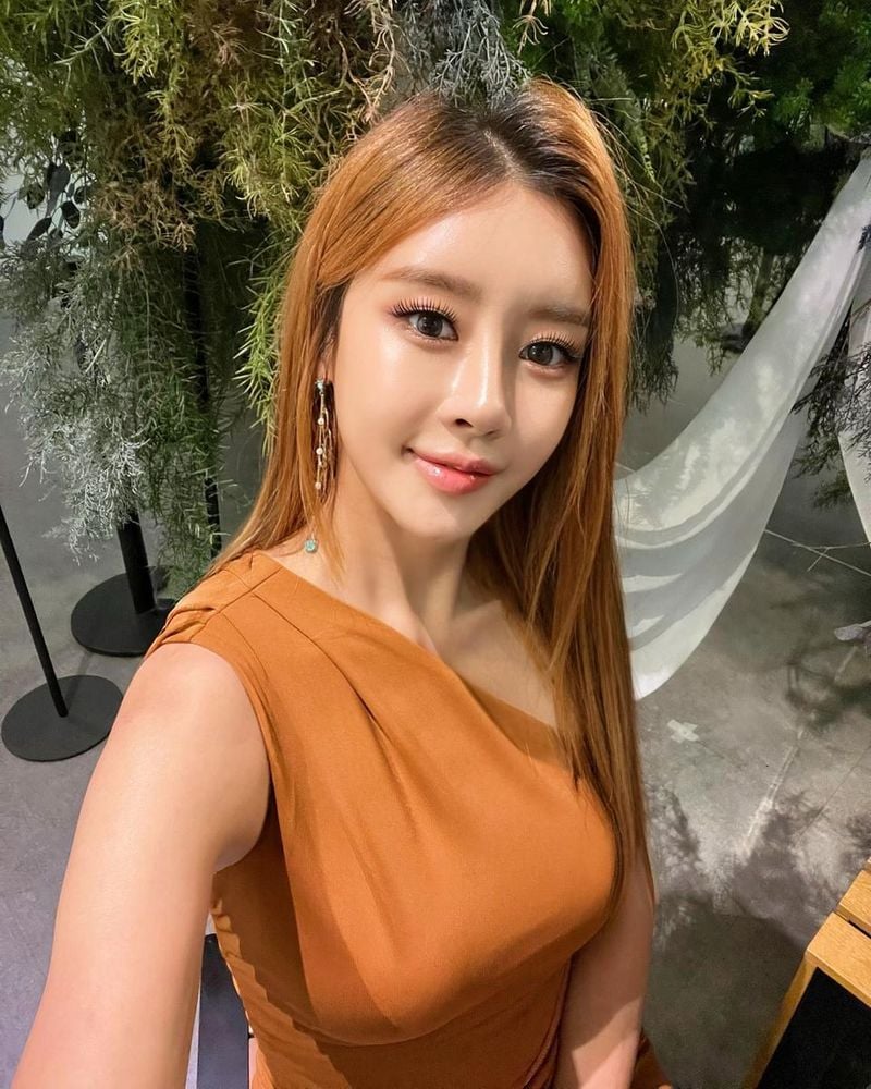 “실화에요?”…서인아, 황홀한 눈빛→여름 빛나는 변신 / 가수 서인아 인스타그램