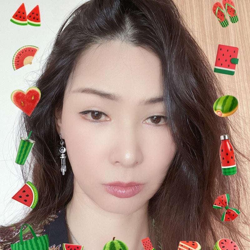 “오랜만에 촬영 후 화장 지우기 아까워”…이소라, 여름 오후→셀피로 남긴 아름다움 / 모델 이소라 인스타그램