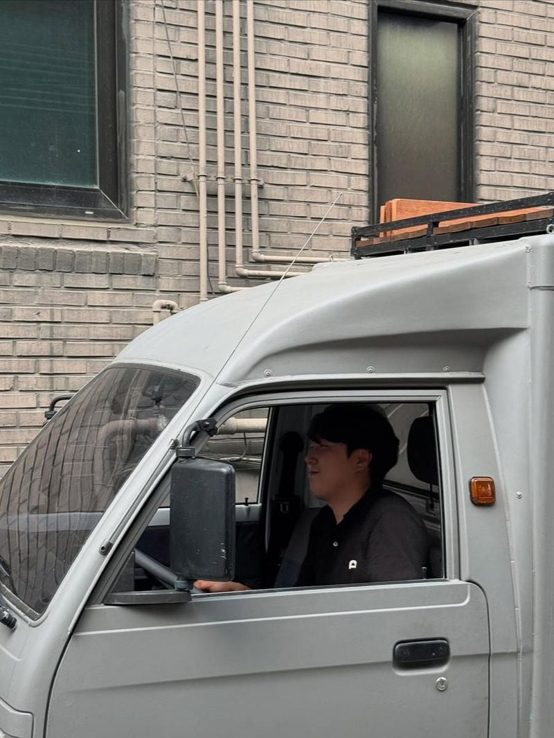 “쿨톤 여름 오후”…장범준, 회색 트럭 감성→버스킹 비하인드 / 가수 장범준 인스타그램