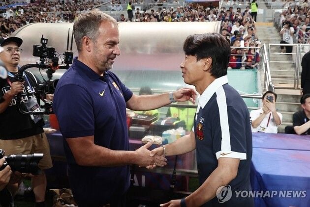 “박지성처럼 뛰어라”…서울 김기동, 바르셀로나전 3-7 완패 속 투지 강조 / 연합뉴스