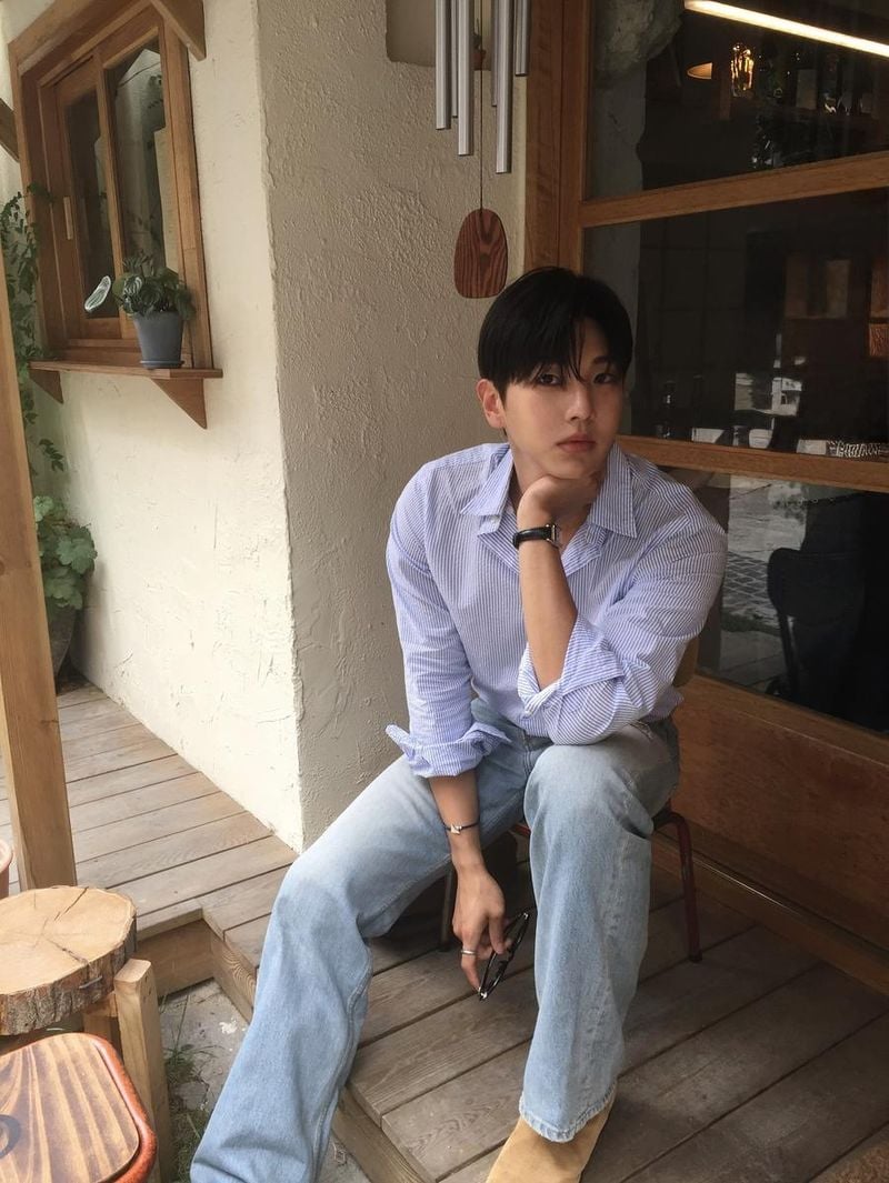 “장마의 시작, 흐르는 시간”…이경환, 여름 오후에 담은 평온→카페 앞 사색의 순간 / 도예가 이경환 인스타그램