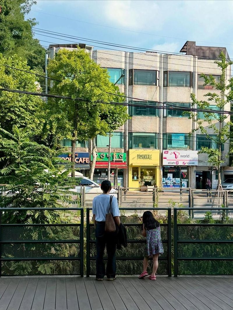 “태양을 피하는 방법”…봉태규, 여름 한복판에서 감성 휴식 / 배우 봉태규 인스타그램