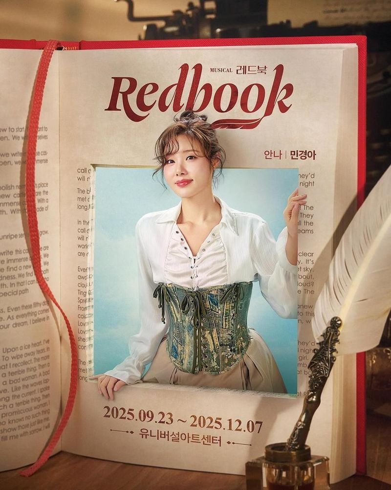 “다시 만난 레드북”…민경아, 무대 위 환대→초가을 설렘 한가득 / 뮤지컬배우 민경아 인스타그램