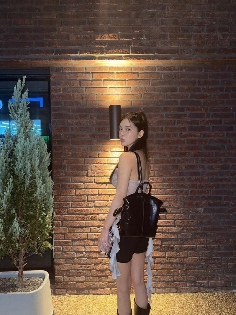“더위 조심”…조가빈, 여름밤 감각→도회적 무드 완성 / 걸그룹 나인뮤지스 소진 조가빈 인스타그램