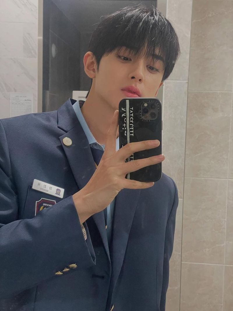 “차진욱 END”…김민규, 여름 오후의 청춘→단정한 교복 셀카 / 배우 김민규(2001) 인스타그램