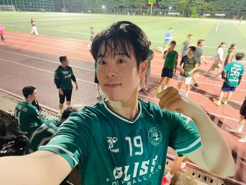 “땀으로 증명한 열정”…피오, 여름밤 축구장→내면의 활력 폭발 / 그룹 블락비 피오 인스타그램