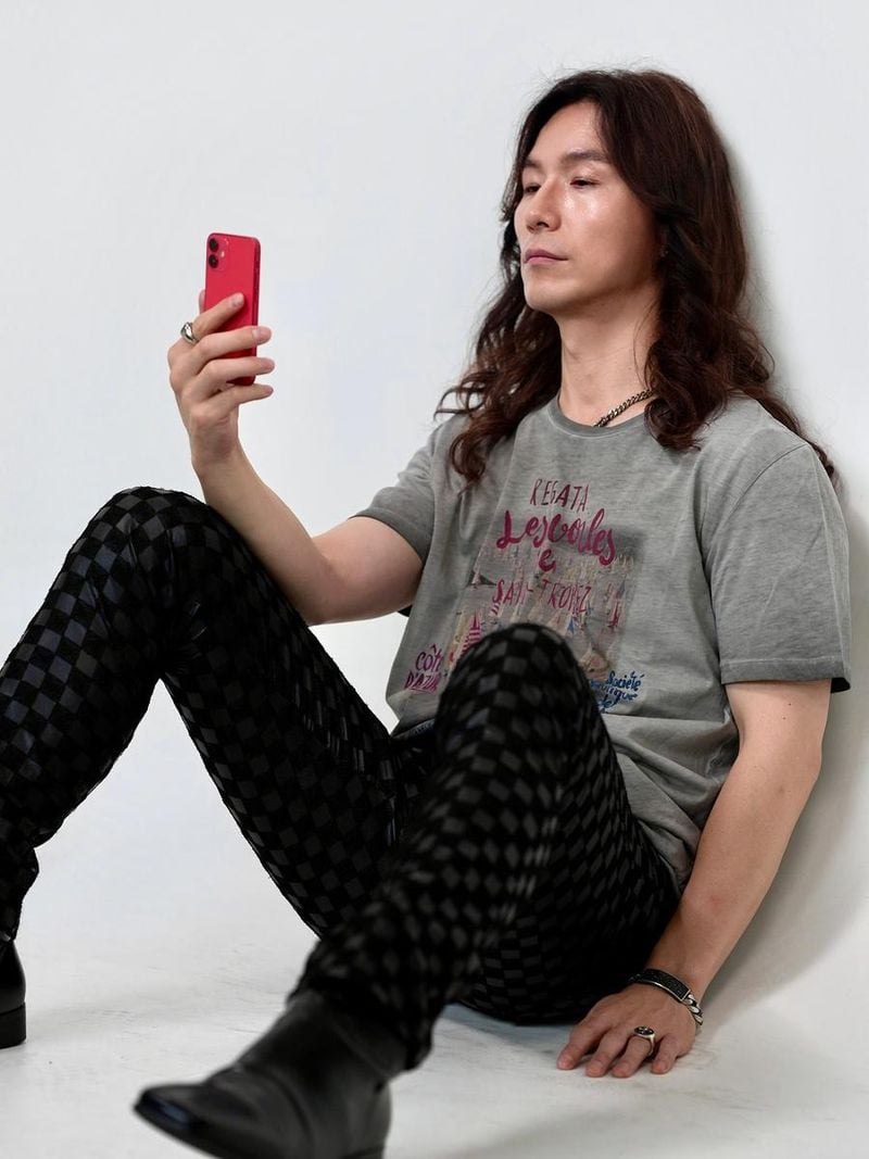 “덥다 더워…정홍일, 여름 한복판→차분한 셀카와 근황” / 가수 정홍일 인스타그램